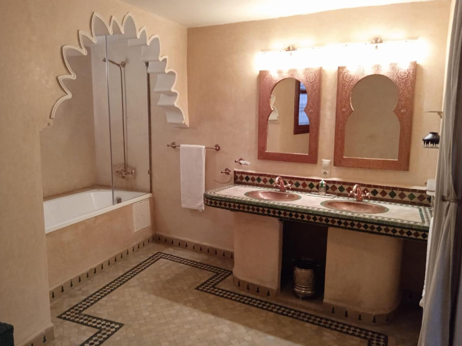 Riad Meyssane Фес Экстерьер фото